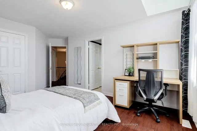 Additional image 31 of 49 Supino Cres