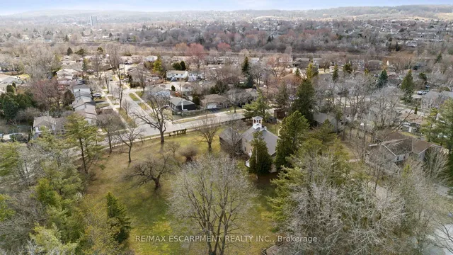 Additional image 46 of 2187 Sandringham Dr