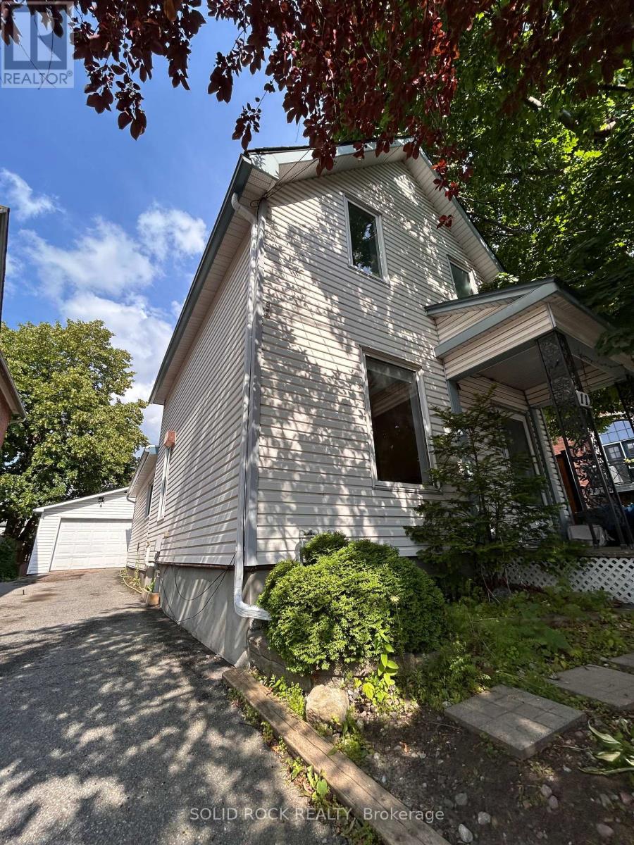 11 MELROSE AVENUE|Ottawa, Ontario K1Y1T8