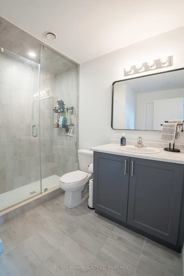 Additional image 15 of 600 North Service Rd Unit 202