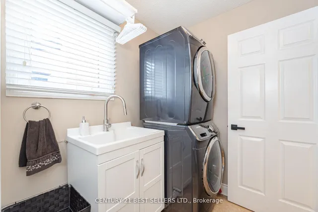 Additional image 24 of 657 Savoy Cres