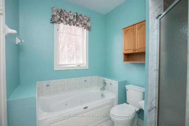 Additional image 35 of 91 Silverbirch Blvd