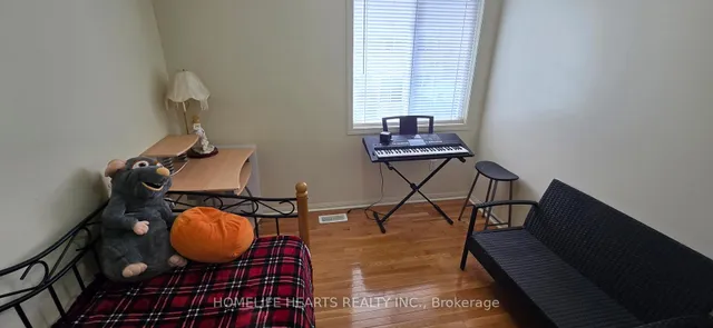 Additional image 17 of 35 Triple Crown Dr