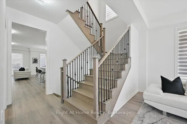 Additional image 33 of 465 Dundas St