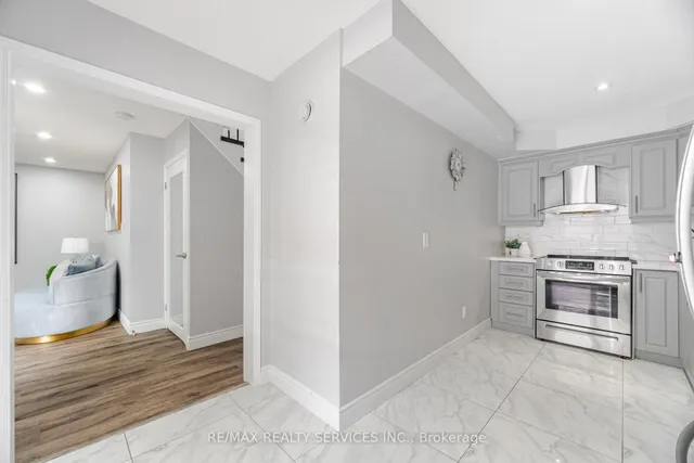 Additional image 12 of 34 Chipmunk Cres