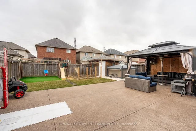 Additional image 43 of 36 Showcase Dr