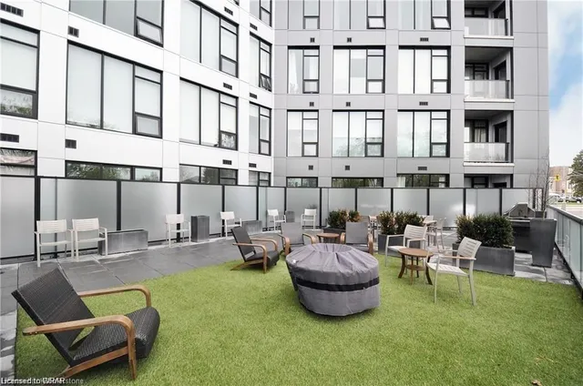 Additional image 13 of 690 King St Unit 221