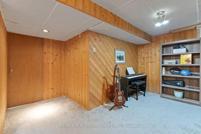 Additional image 40 of 82 Simmons Blvd