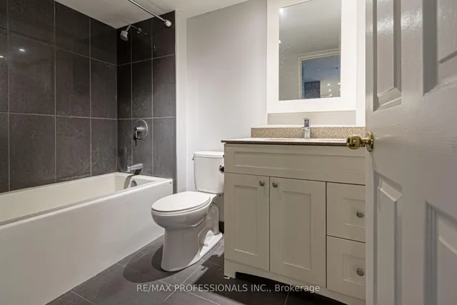 Additional image 15 of 705 King St Unit 405