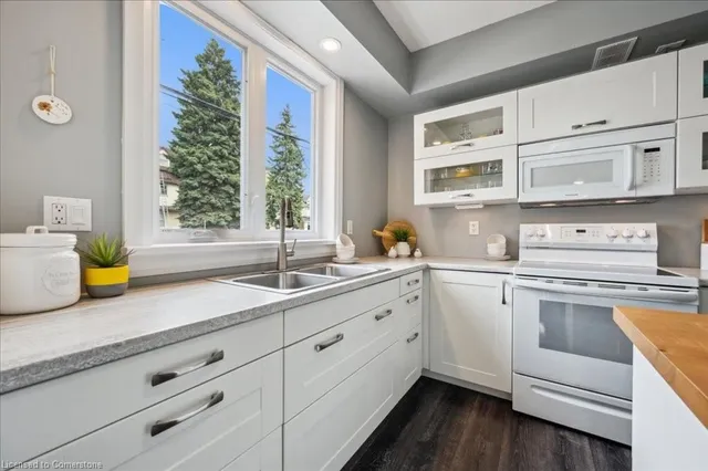 Additional image 17 of 43 Cedar St