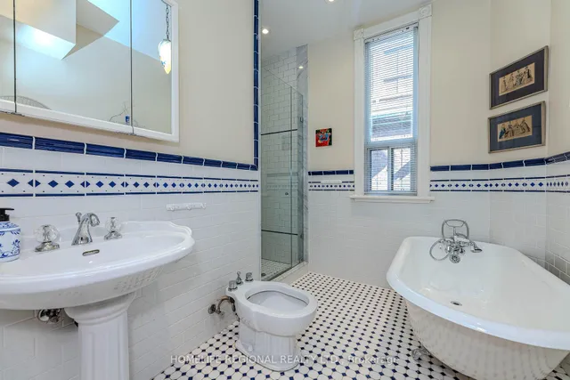 Additional image 38 of 236 Dovercourt Rd