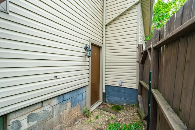 Additional image 45 of 12 Rossmore Ave