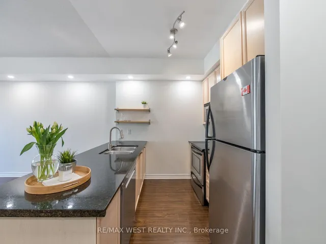 Additional image 12 of 4196 Dundas St Unit PH 609