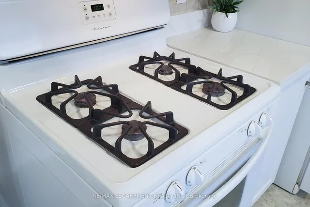 Additional image 16 of 37 Salem Ave