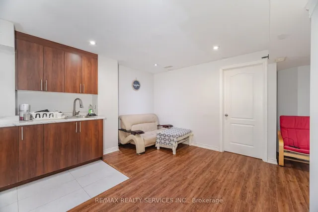 Additional image 34 of 69 Harbourtown Cres