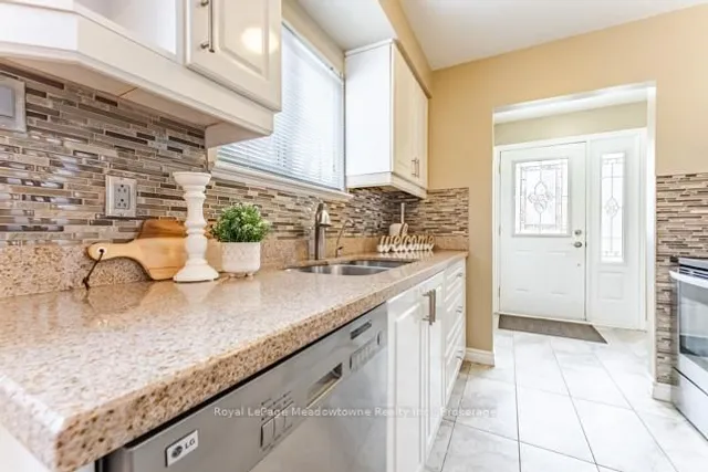 Additional image 10 of 756 Mackenzie Dr