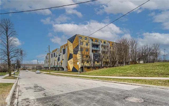 Additional image 25 of 185 Kehl St Unit 103