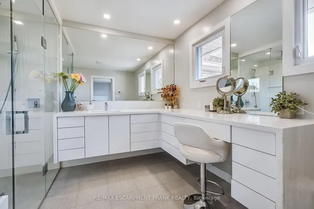 Additional image 24 of 59 Elodia Crt