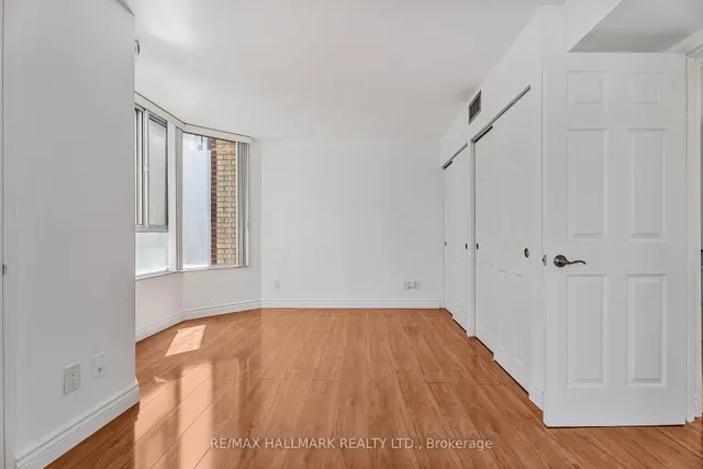 Additional image 10 of 55 Centre Ave Unit 1607