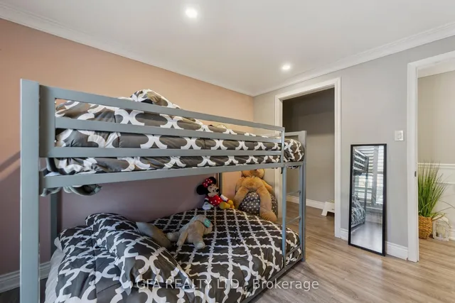 Additional image 37 of 2373 Cheverie St