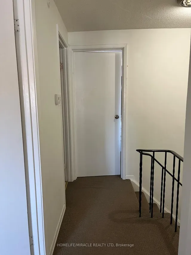 Additional image 9 of 20 Macallum Crt