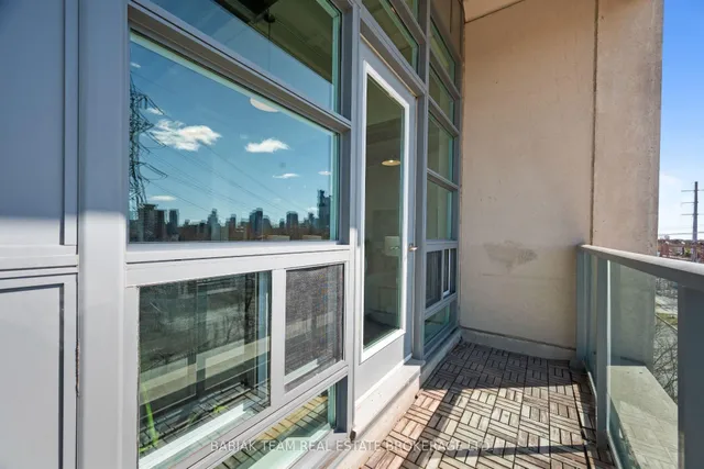 Additional image 20 of 380 Macpherson Ave Unit 340