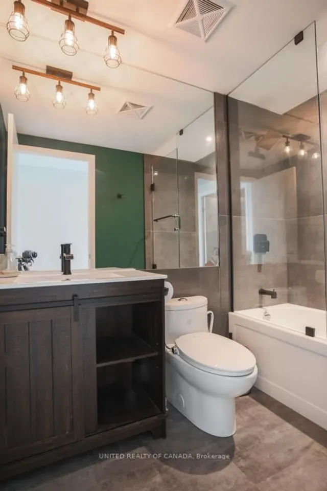 Additional image 38 of 215 Fort York Blvd Unit #705