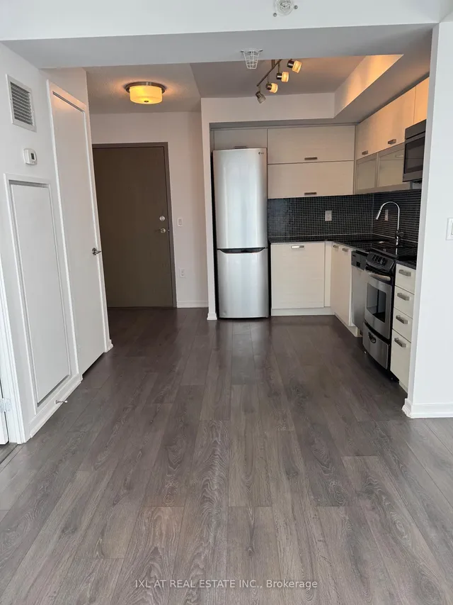 Additional image 16 of 36 Lisgar St Unit LPH05W