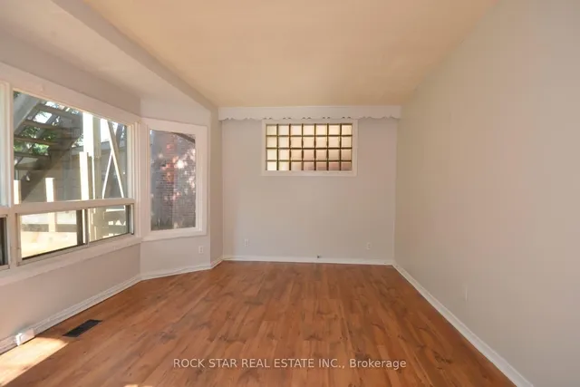 Additional image 11 of 58 Erie Ave