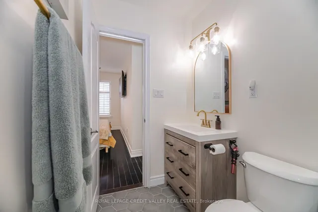 Additional image 23 of 165 Islington Ave