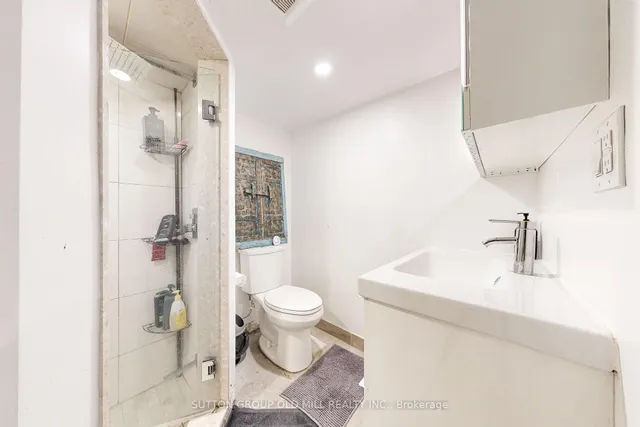 Additional image 39 of 1058 College St