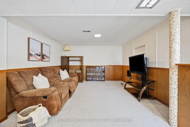 Additional image 23 of 588 Hyacinthe Blvd