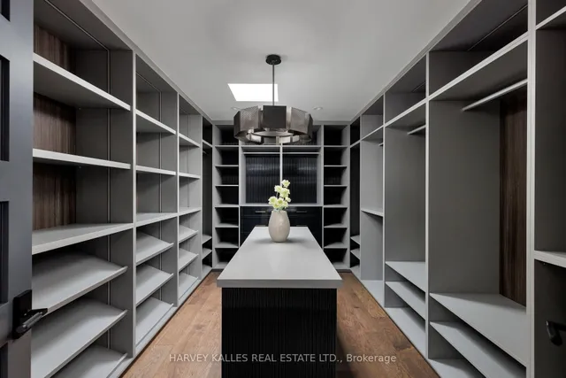 Additional image 34 of 498 Roxton Rd