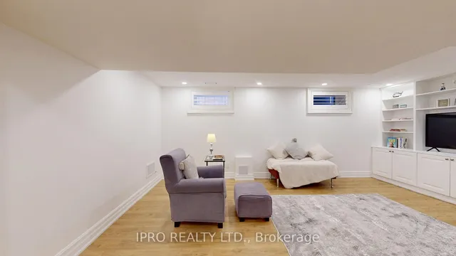 Additional image 19 of 98 Poyntz Ave