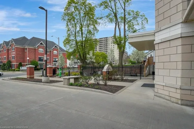 Additional image 7 of 399 Queen St Unit 101