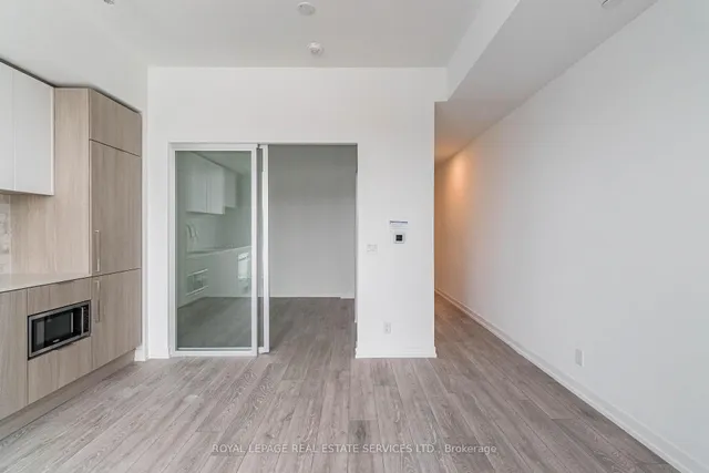 Additional image 14 of 2020 Bathurst St Unit 718