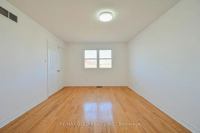 Additional image 32 of 46 Plover Pl