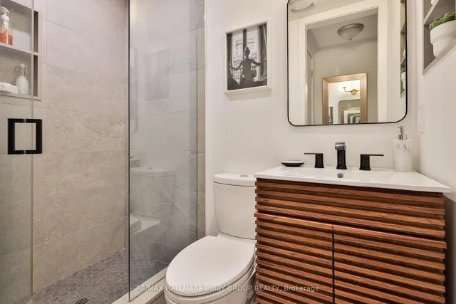 Additional image 30 of 126 Spadina Rd Unit 4