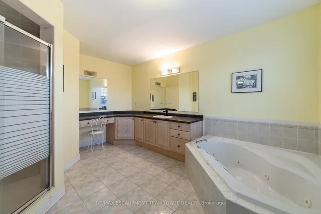 Additional image 25 of 2108 DALECROFT Cres