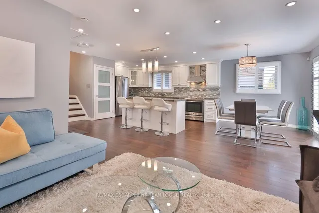 Additional image 10 of 685 CASTLEGUARD Cres