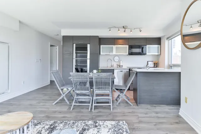 Additional image 4 of 386 Yonge St Unit 1607