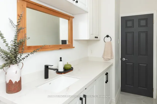 Additional image 6 of 32 Clarridge Crt