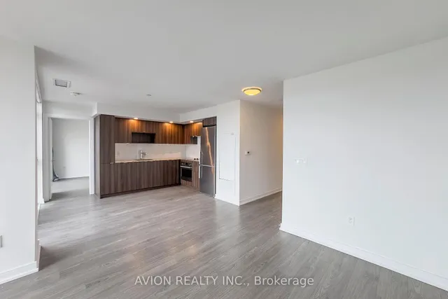 Additional image 4 of 225 Village Green Sq Unit 211