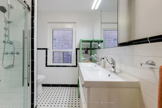 Additional image 30 of 10 Vermont Ave