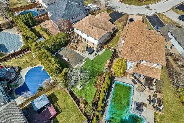 Additional image 40 of 27 Surrey Dr