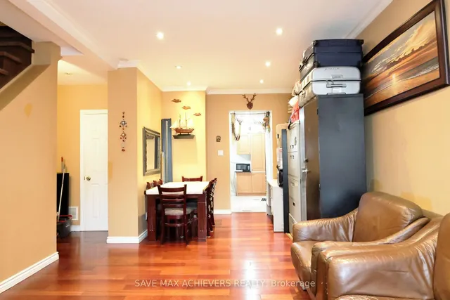 Additional image 9 of 1820 Dundas St