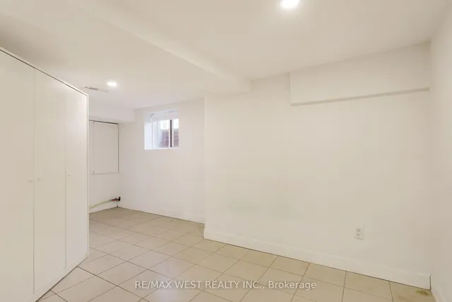 Additional image 42 of 17 Melbourne Ave