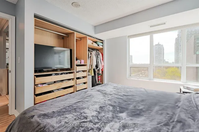 Additional image 16 of 212 Eglinton Ave Unit 803