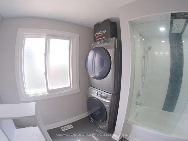 Additional image 9 of 2814 Guilford Cres