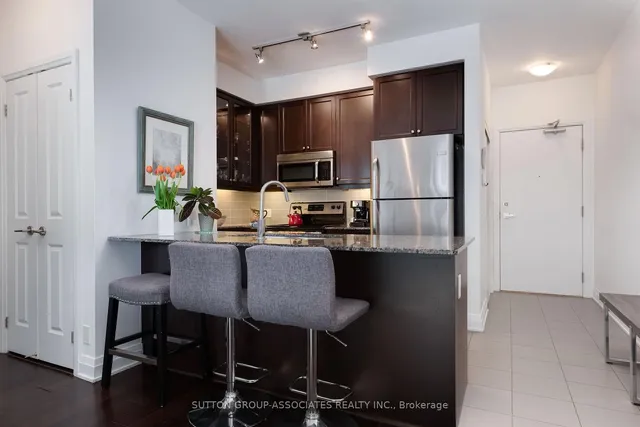 Additional image 7 of 530 St Clair Ave Unit 1405